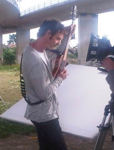 Paul is using a G-Sharp guitar in the video.